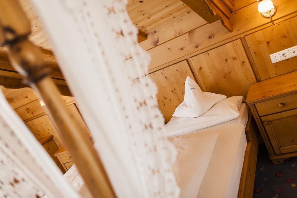 Hotel Goldene Rose Μπρούνικο Δωμάτιο φωτογραφία